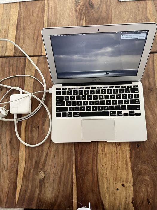 Makbook air 11” 128gb model i5 2013 4Gb RAM
