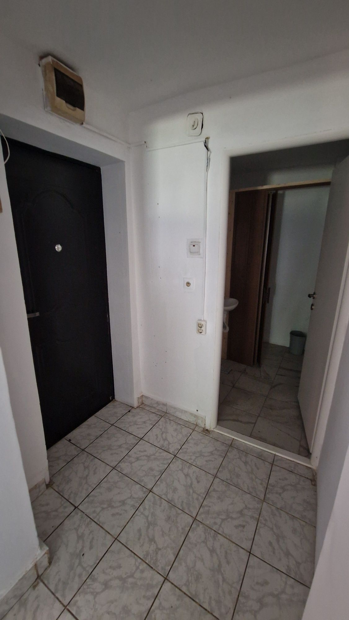 Apartament 3 camere sau spatiu comercial