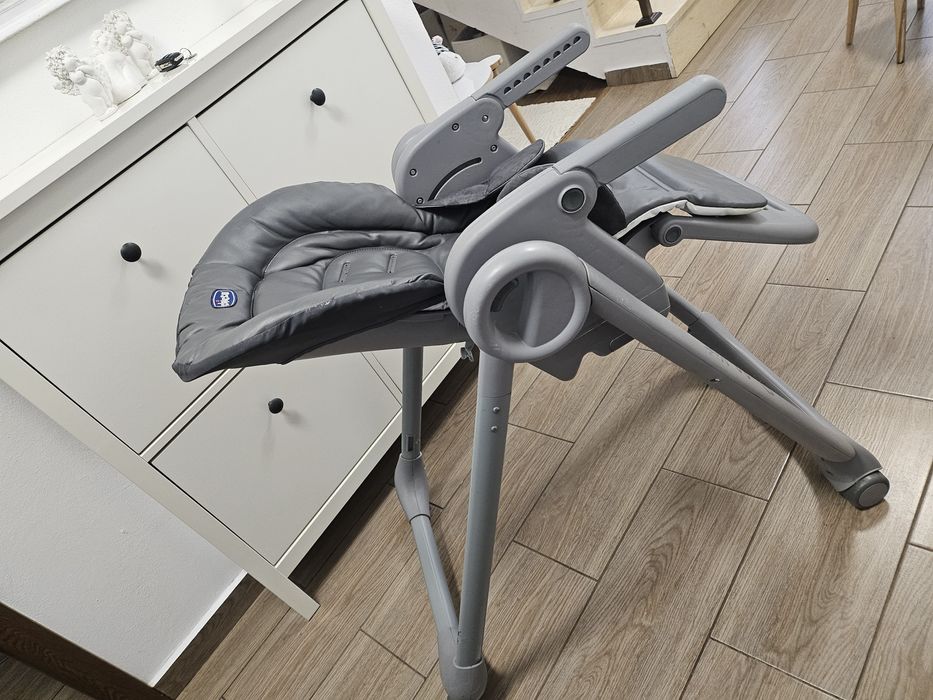 Scaun de masa cu poziție de somn Polly Magic Chico