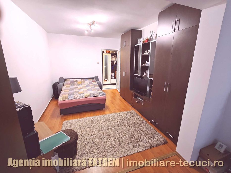 Apartament cu 2 camere, 59mp, etajul I, în Zona Industrială din Tecuci