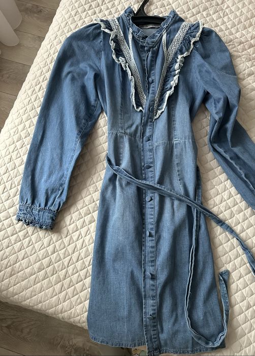 Продам б/у одежду женскую. Рр 42-44. В хорошем и отличном состоянии.