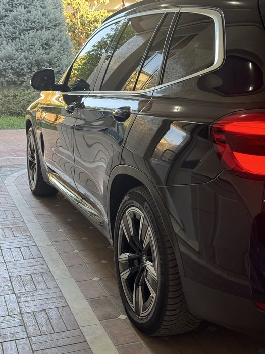 BMW IX3 sport.