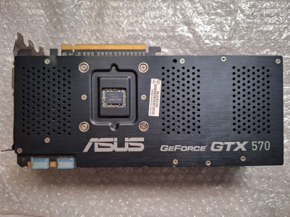 Placă video ASUS GeForce GTX 570 DirectCU II