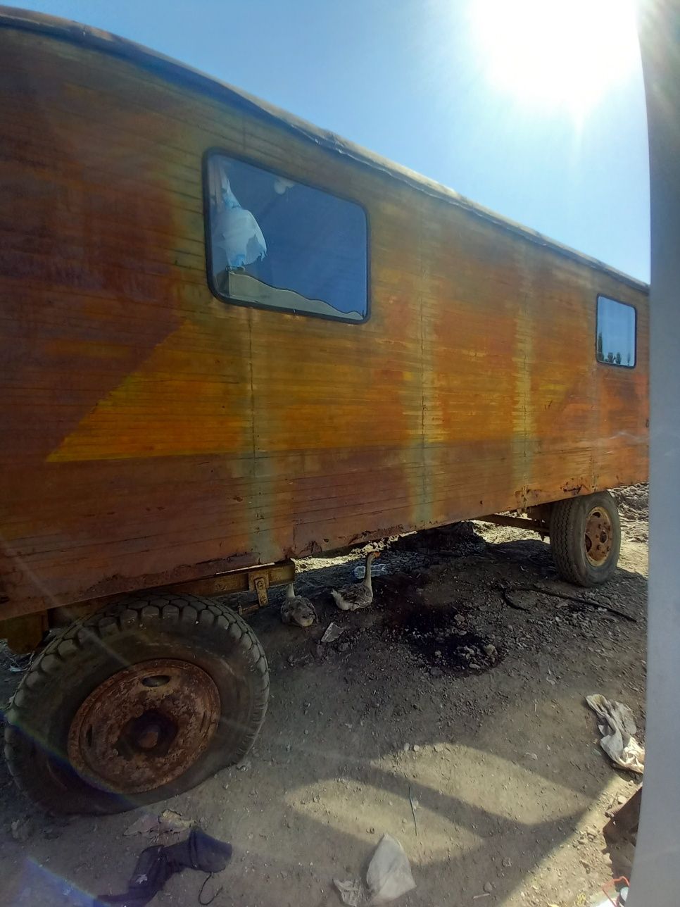 Vând tractor și vagon de pădure
