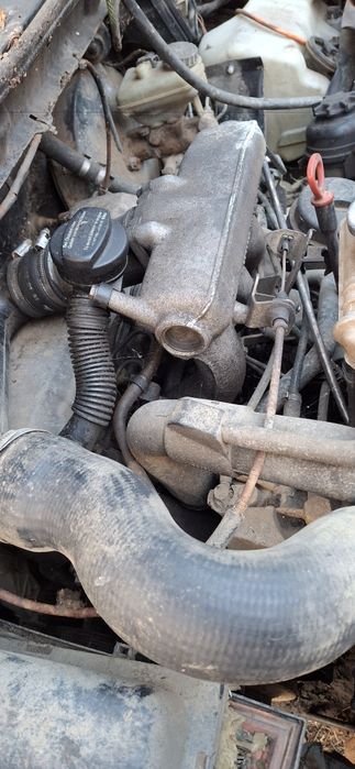 Dezmembrez Mercedes vito 110D 2,3 dizel 1996 motor funcțional.