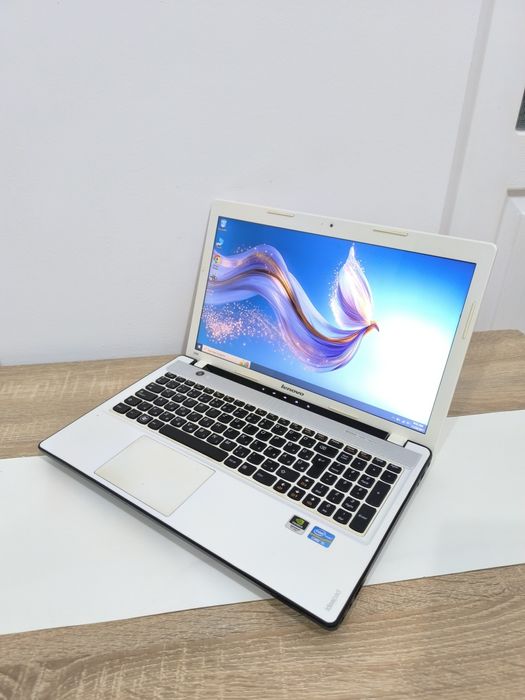 Lenovo i5 8gb 1000gb Video 2GB