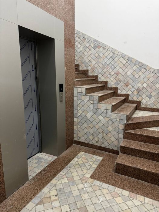 Продаётся квартира в центре города Ц 5, Орн На неба 117.7 квадрат