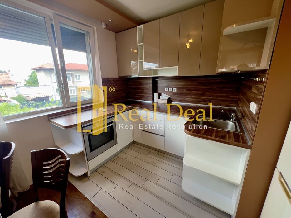 Дава се под наем Тристаен апартамент в София, Люлин 8 - 100 кв.м за 562 € - Снимка #1