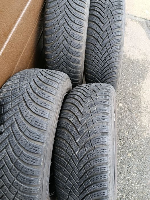 Set 4 anvelope de iarnă cu jante 205/55/R16 Hankook