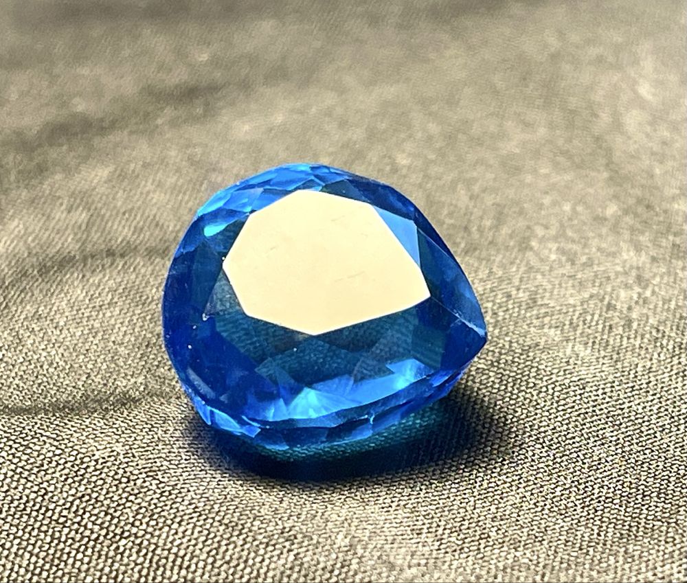 Topaz Natural Albastru Certificat - 24.0 Ct - Ideal pentru Bijuterii