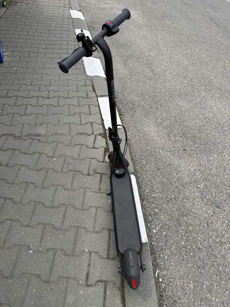 Trotineta electrica NINEBOT eKickScooter ZING C20