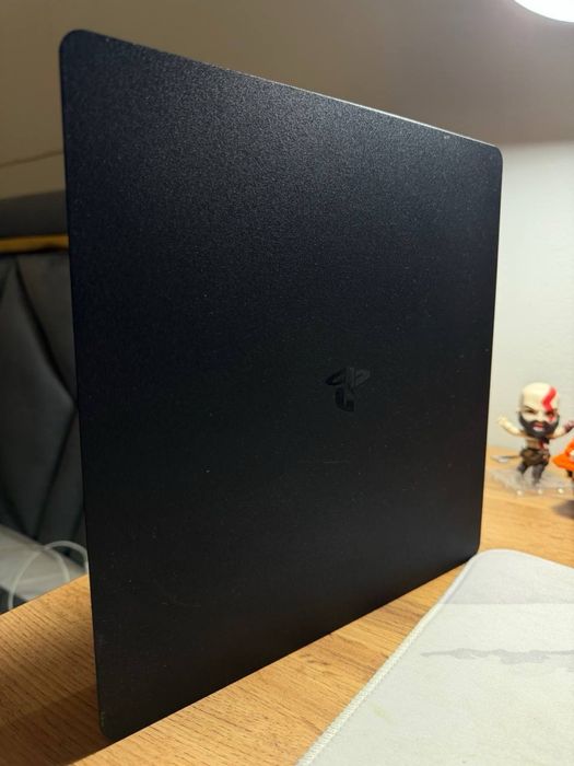 Продаю PlayStation 4