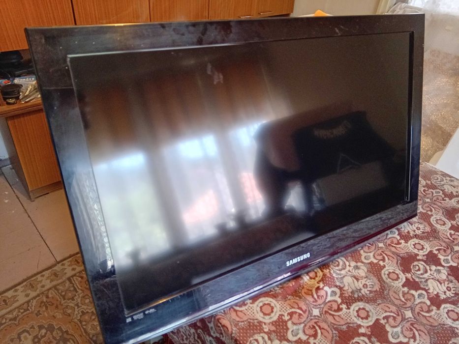 Телевизор Самсунг 32 инча за части.