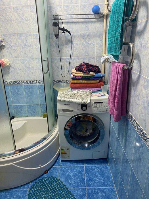 Срочна сдаётся квартира 2/1/4, ц400$, Массив ТТЗ-1, напротив 210 школа