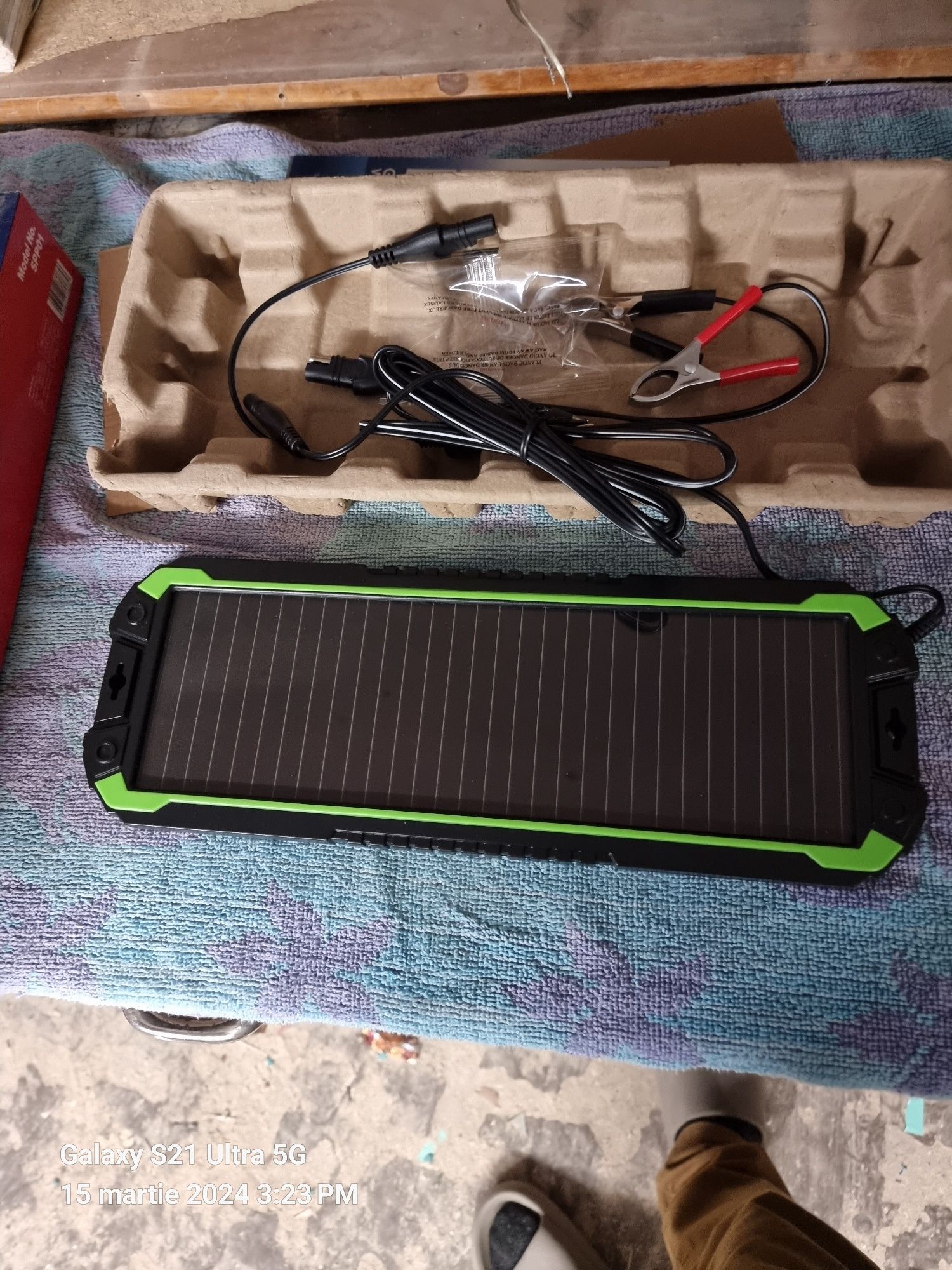 Panou solar pentru mentinerea batrerie auto