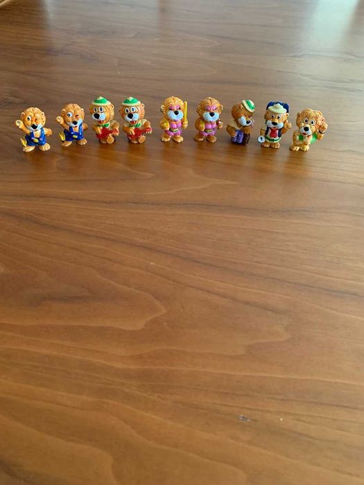 Фигурки от шоколадови яйца