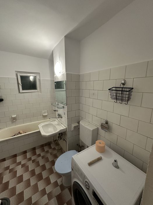 Inchiriez ap 3 camere