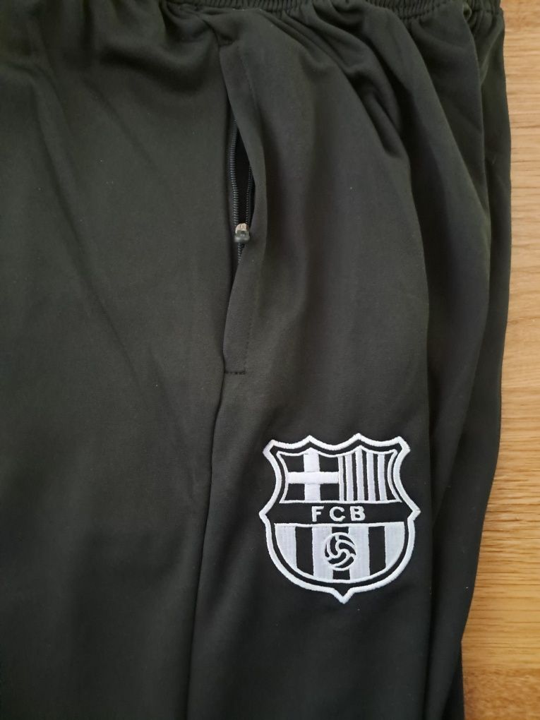 Анцуг Barcelona размер М
