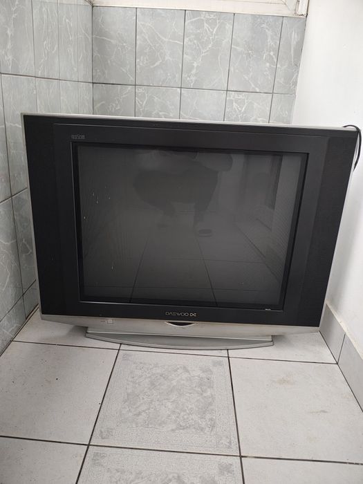 Vând TV Daewoo defect