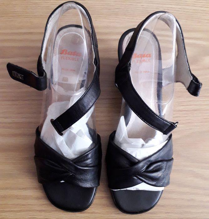 Sandale din piele