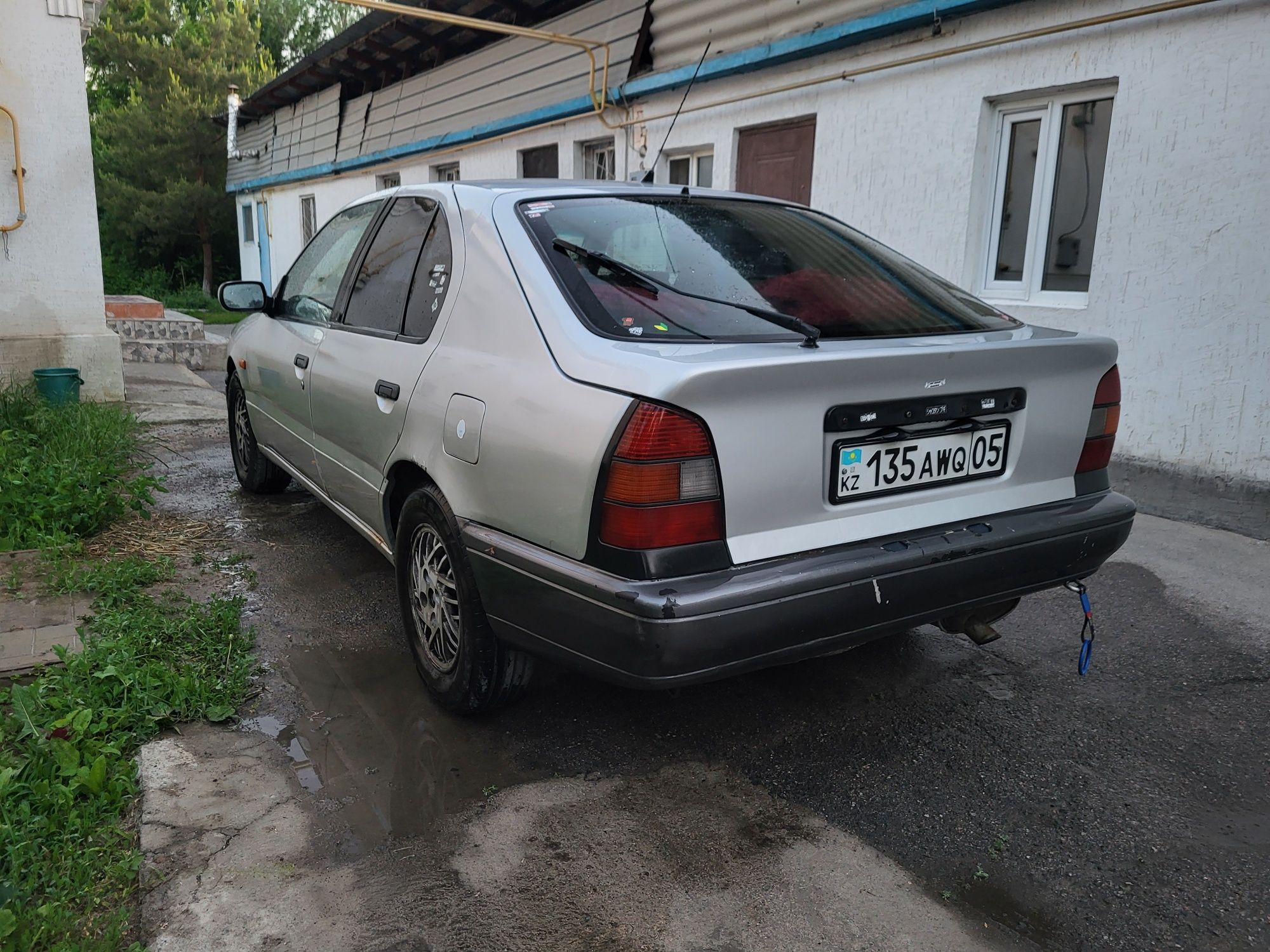 Nissan Primera P10