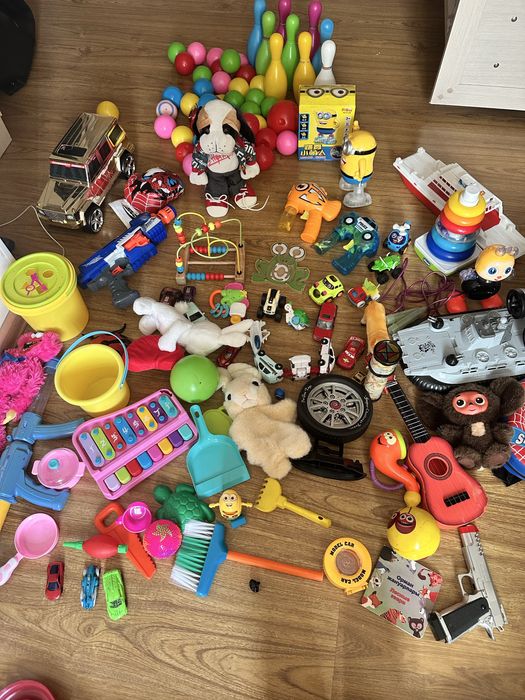 Пакеты игрушек за все 13000 в связи с переездом