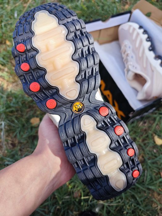 Nike AIR Max DN8 'Light Kaki Monarch' mărime 42, poze 100% reale