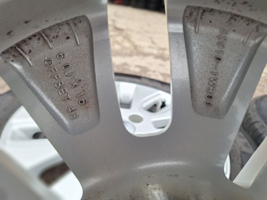 Оригинални Кия-16цола-4/100-с гуми