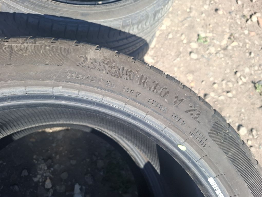 Vand 2 anvelope 235 45 20 continental de vara bune dot 2022