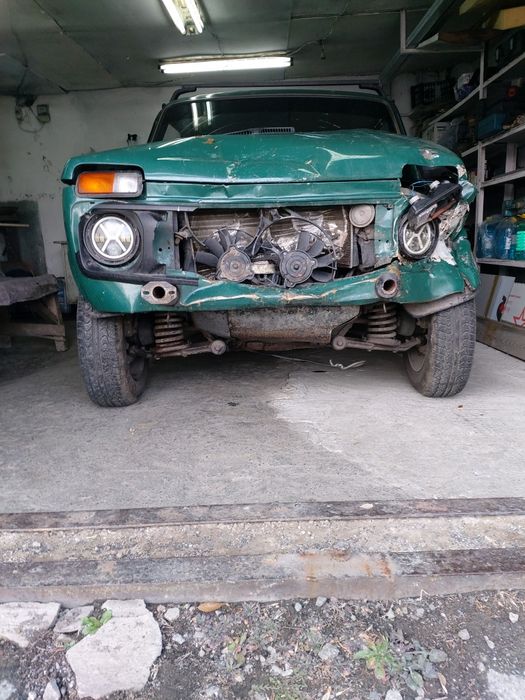 Нива 2131 5 дверная