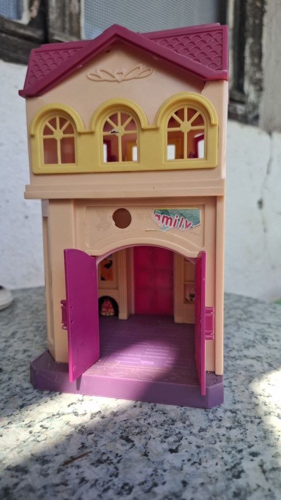 Мини къщичка за кукли