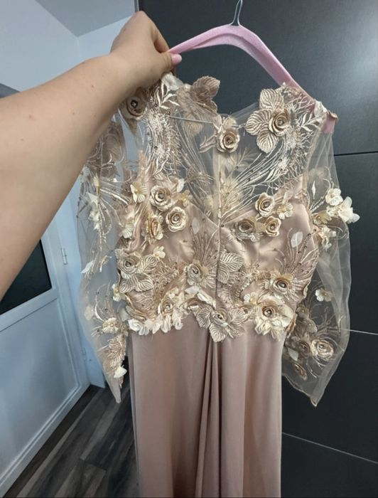 Vand rochie ocazie