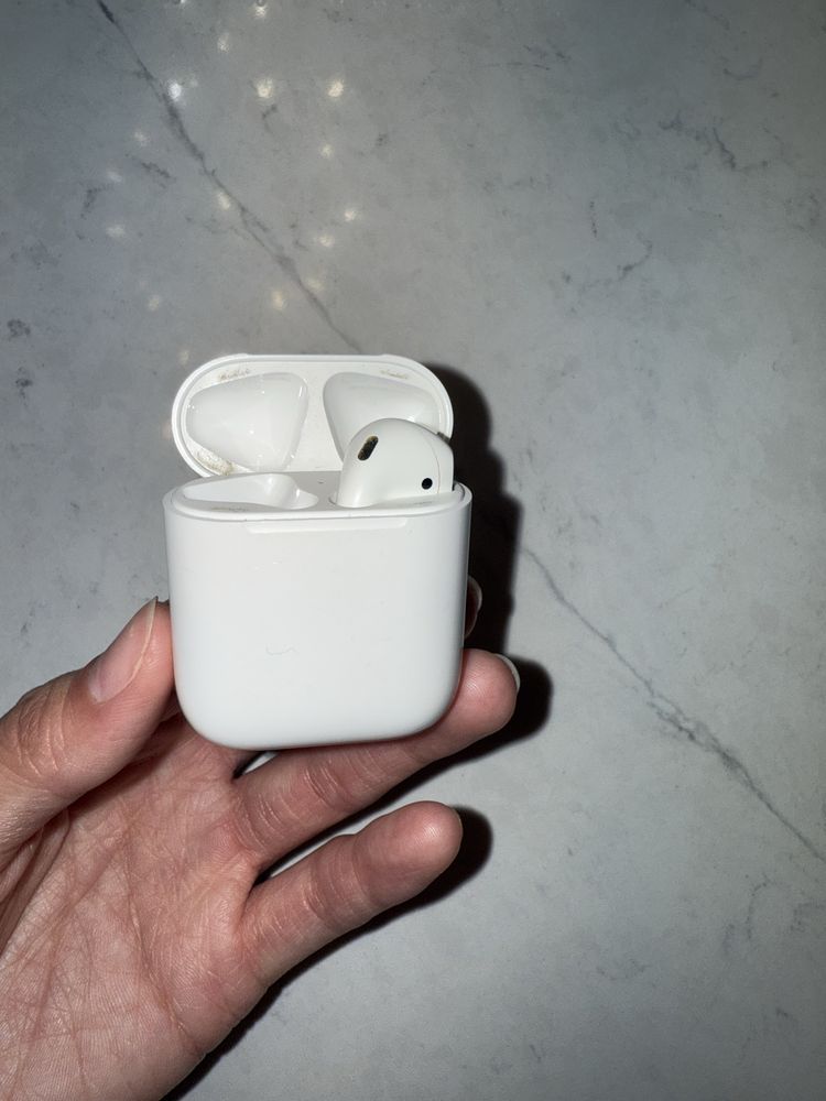 AirPods 2 Series