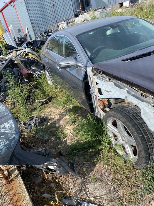 Продавам Mercedes CLS на части