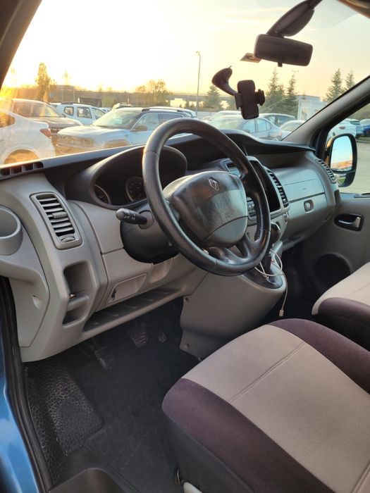 Vand renault trafic 8+1