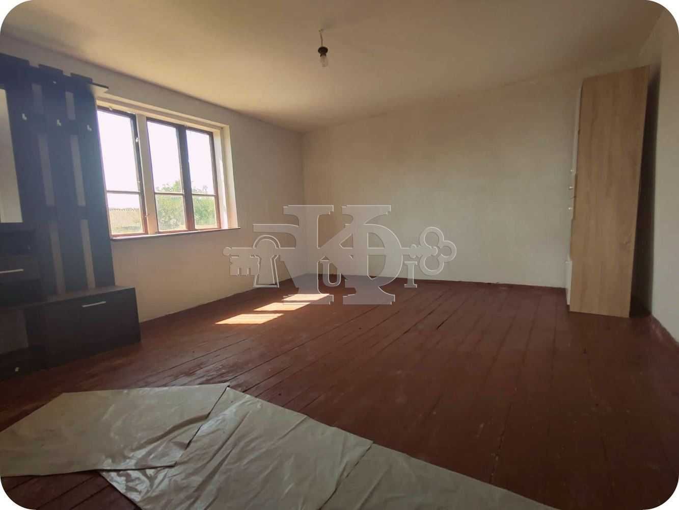с. Преселенци, общ. Генерал Тошево, обзаведена къща с двор, 24900€.