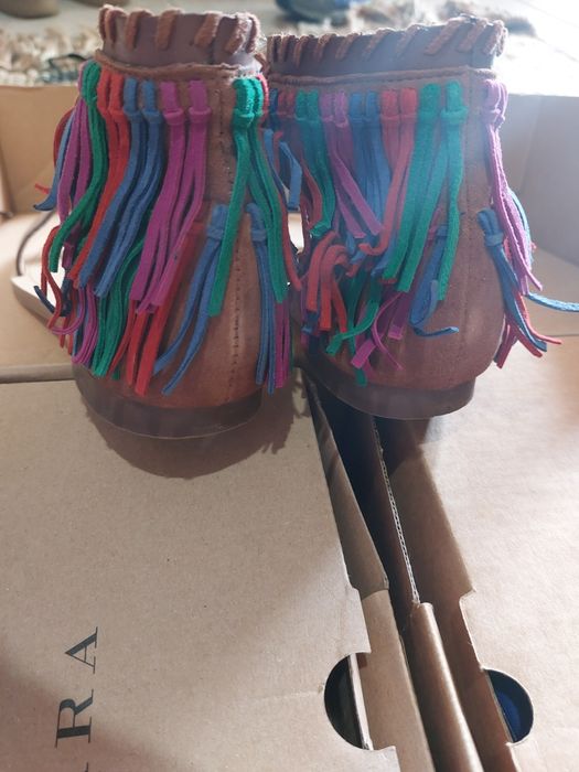 Sandale zara din piele naturala mărime 36