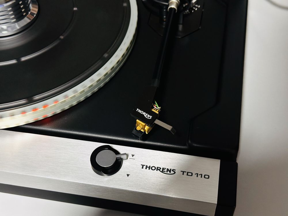 Pick-up de colecție THORENS TD110,2 viteze-regulator,sunet foarte bun!