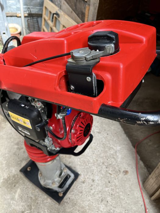 Swepac T58 motor Honda GXR120 mai compactor ca nou nu wacker neuson