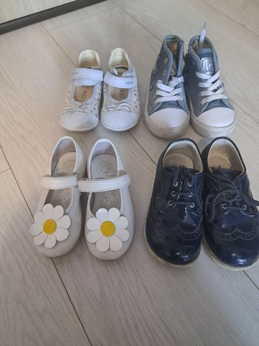 Lot papuci fetite mărimea 23.