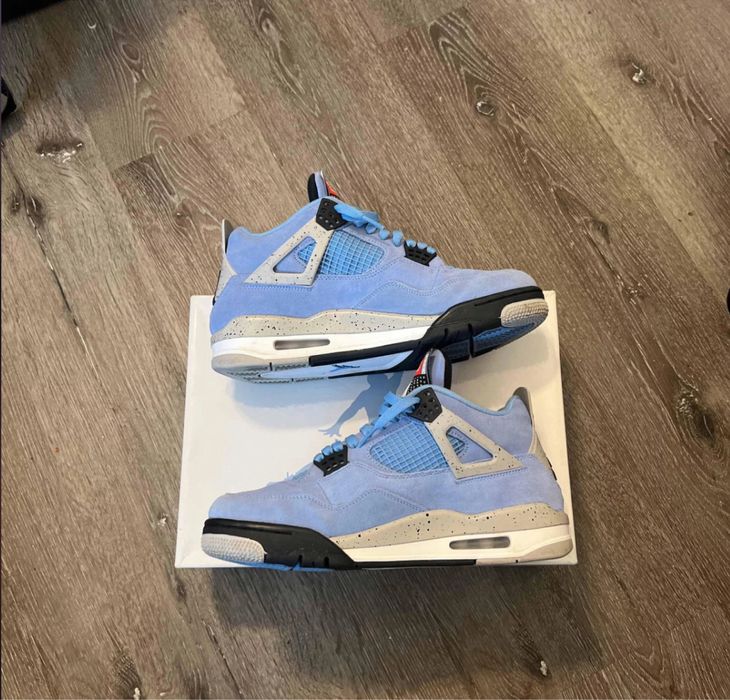 Air Jordan 4 University Blue