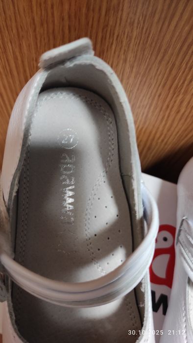 Vând pantofiori purtați o singură dată Nr 27