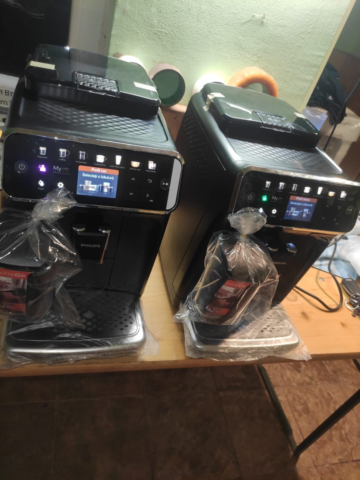 Espressor automat Philips seria 5400 LatteGo