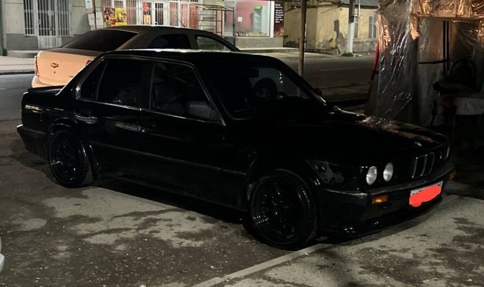 BMW E30 318 sedan нахтга 3200 пул зарил