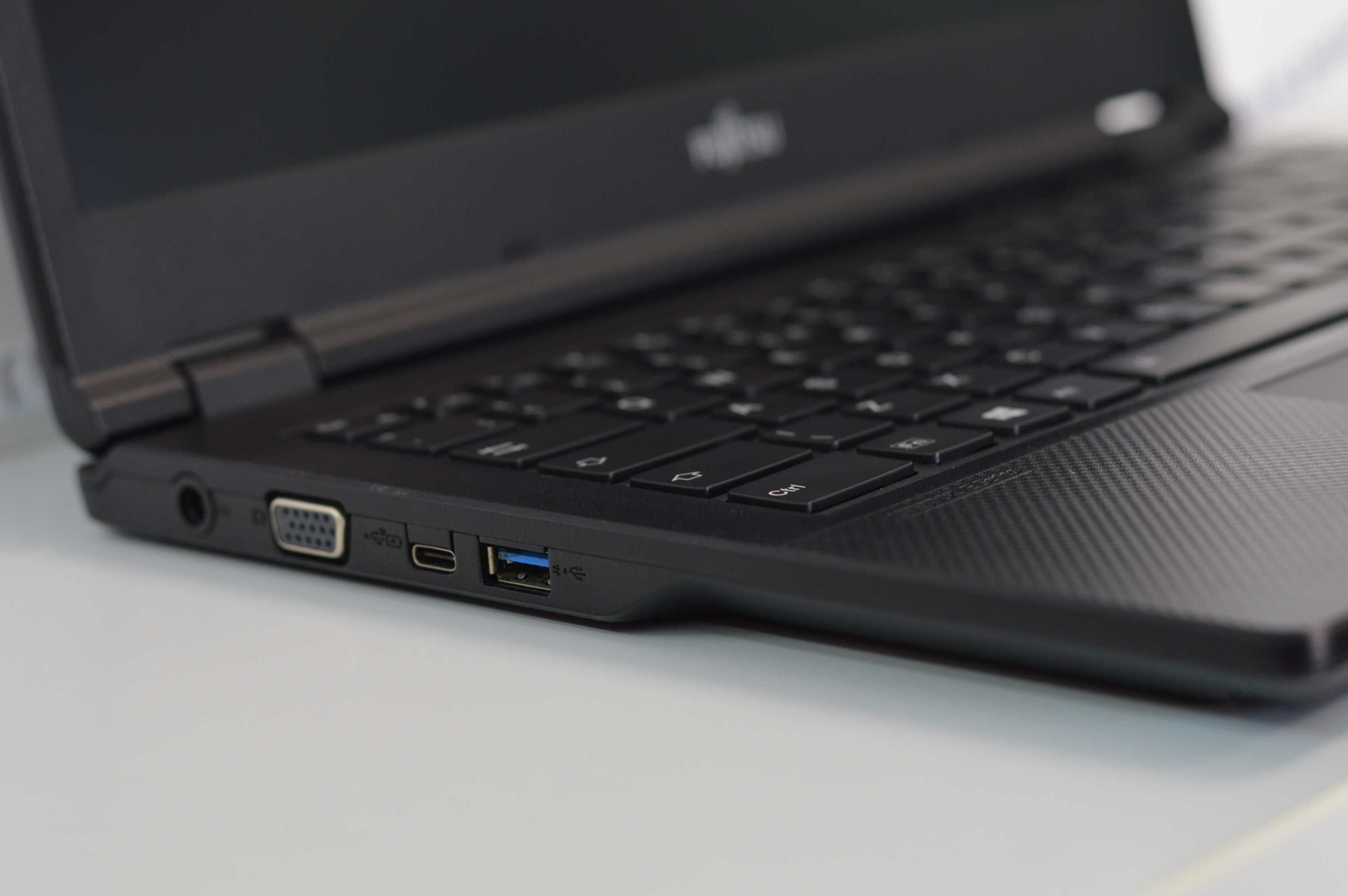 Fujitsu LifeBook Е549 - Intel Core i5-8265U / 8GB RAM DDR4 / 256GB SSD