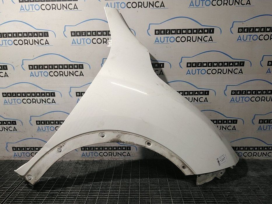 Aripa Dreapta Fata Nissan Juke Facelift 2014 - 2018 4 Usi Alb Feaf15 (1257) Zgariat