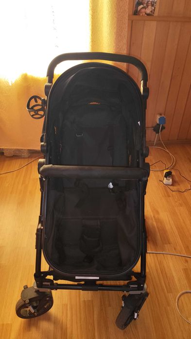 Vând Cărucior 2 in 1