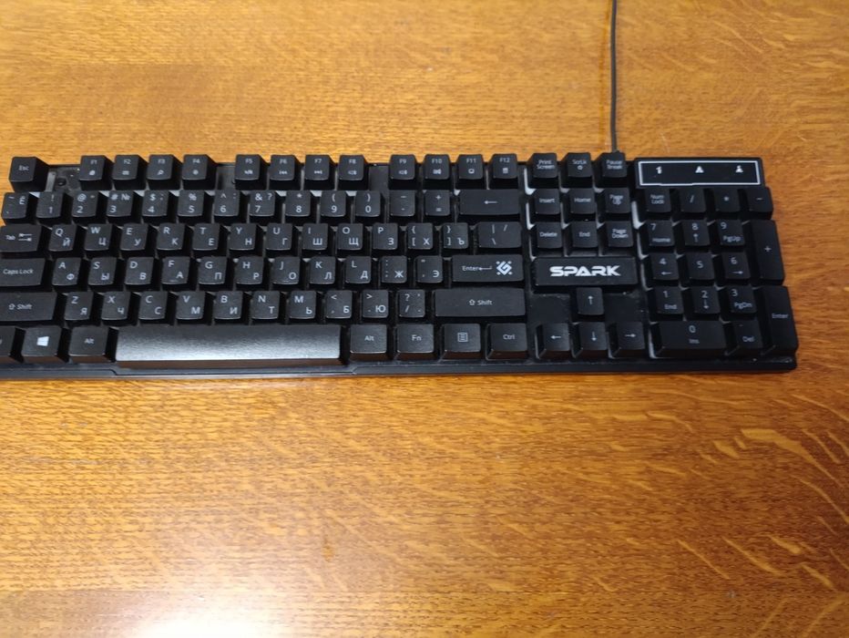 Продам игровую клавиатуру с подсветкой