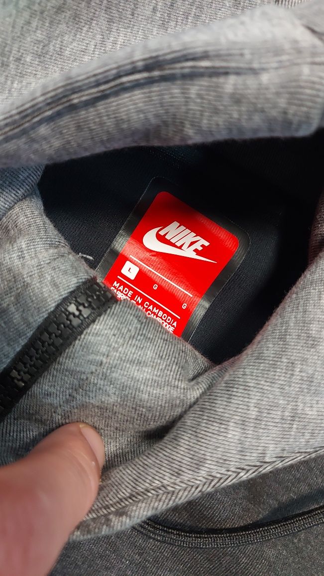 Nike tech fleece горнище L мъжко