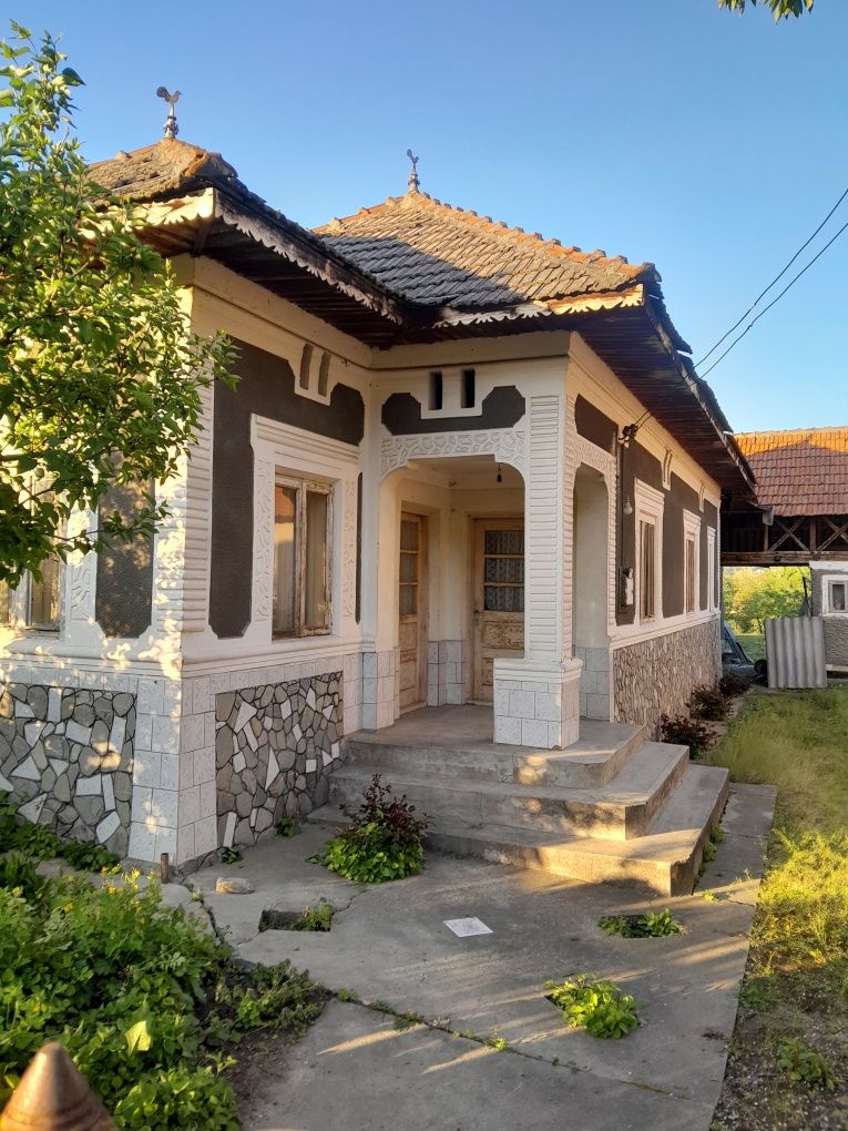 Casă de vânzare.